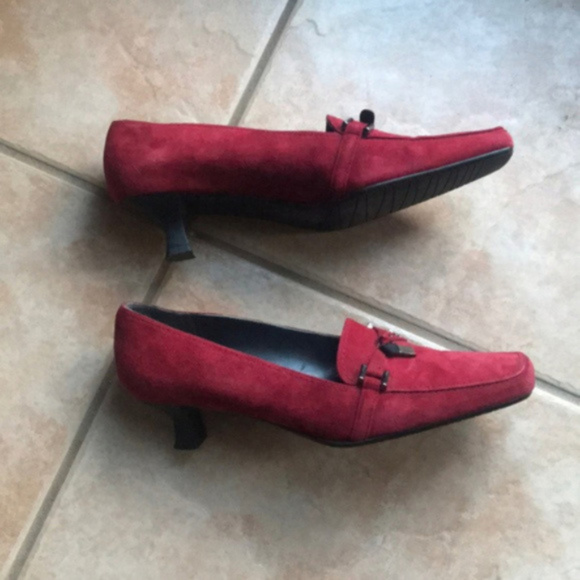 Stuart Weitzman Red Suede Kitten Heel Loafers 8M - Picture 8 of 8